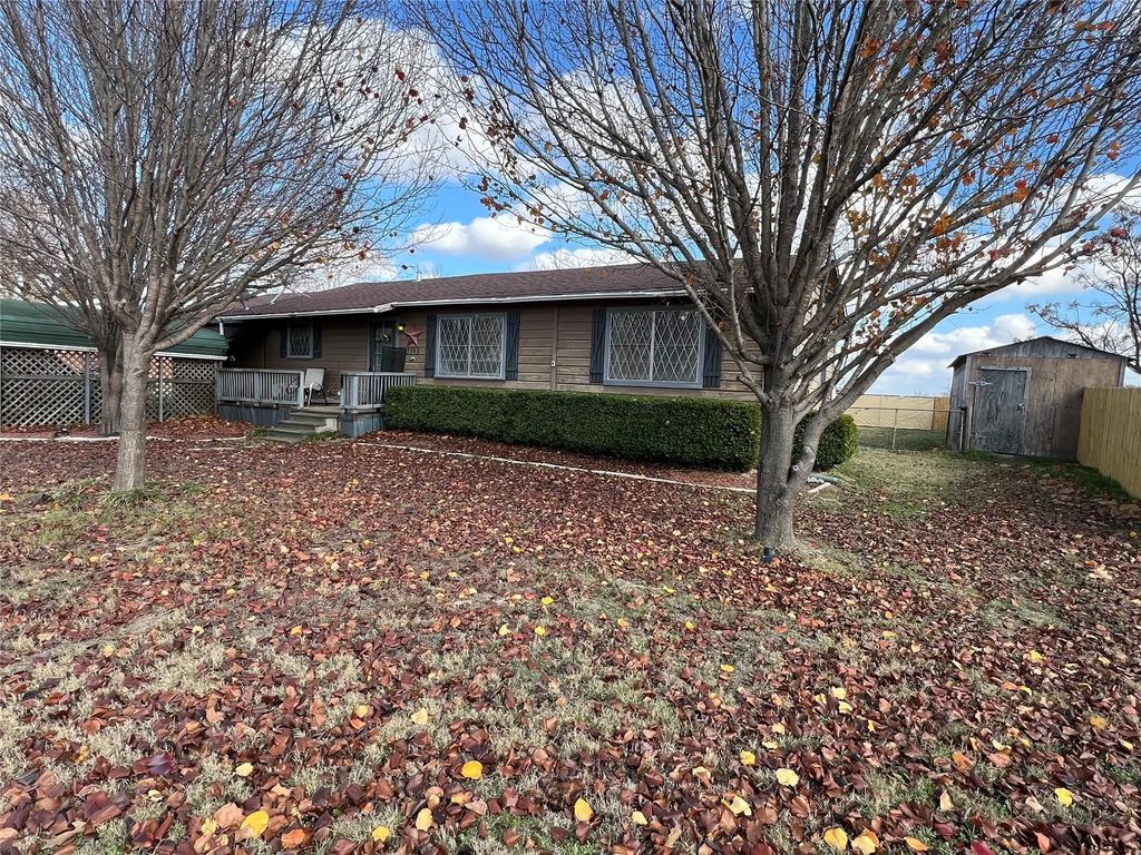 2183 Fm 1567 E, Como