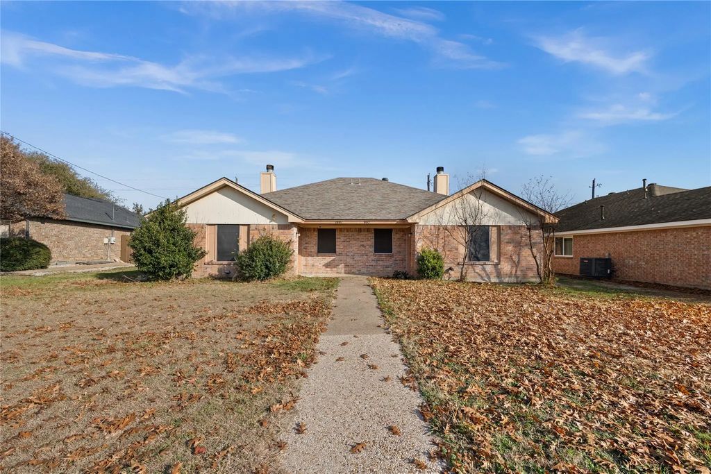 1001 Meadow Circle N 2, Keller
