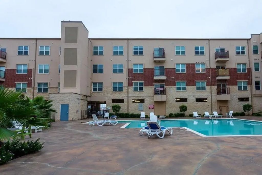 1100 W Trinity Mills Road 4033, Carrollton