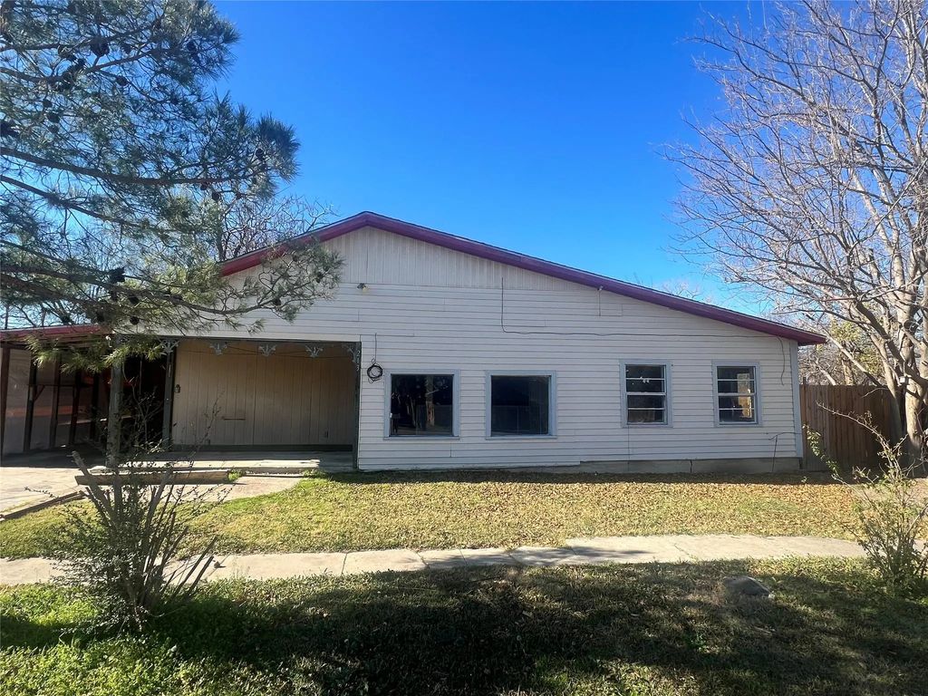 213 S 6th Street, Sanger