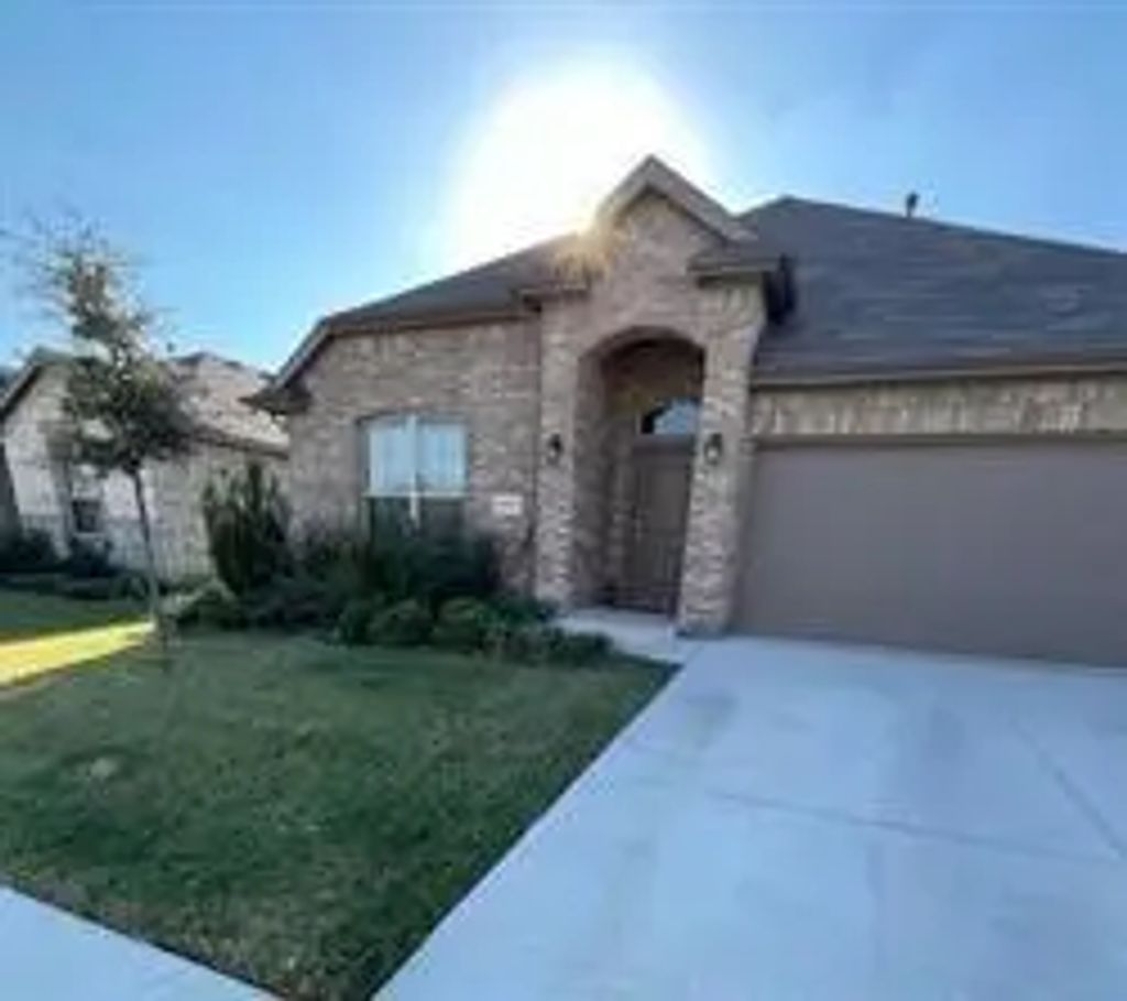 15725 Hazelhurst Lane, Fort Worth