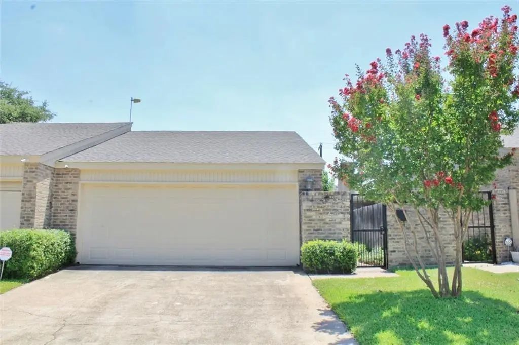 3319 Bristol Road, Fort Worth