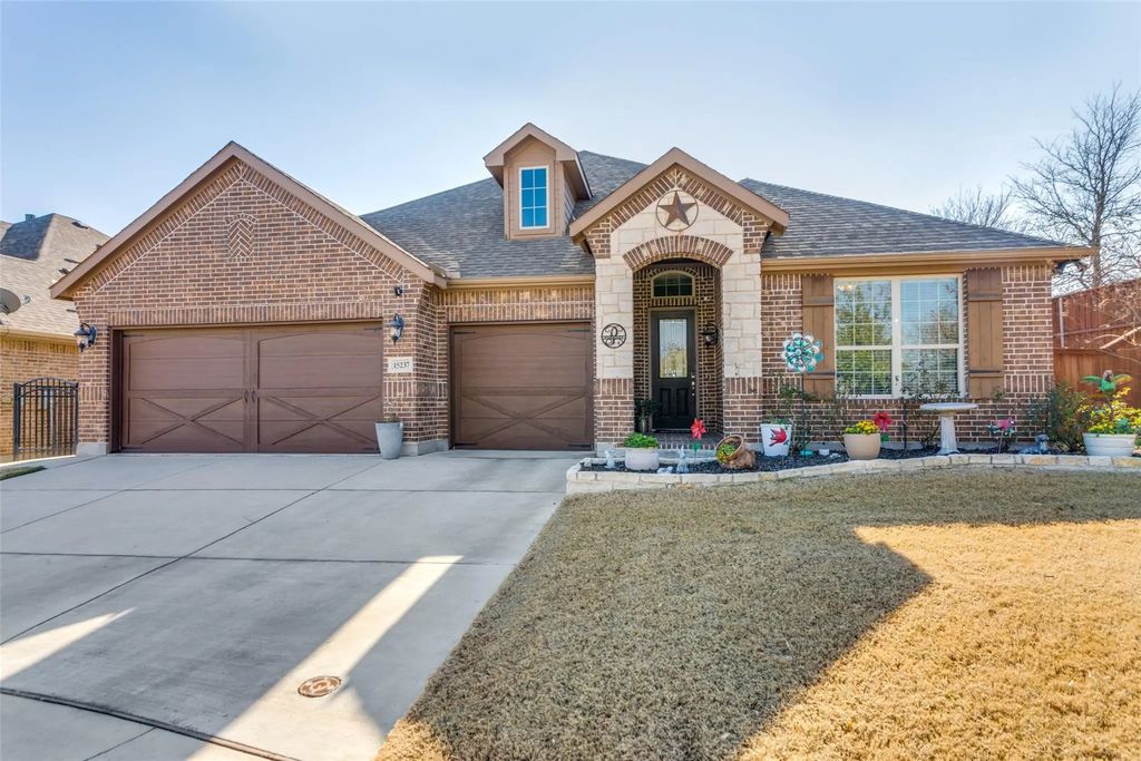 15237 Primrose Garden Court, Aledo
