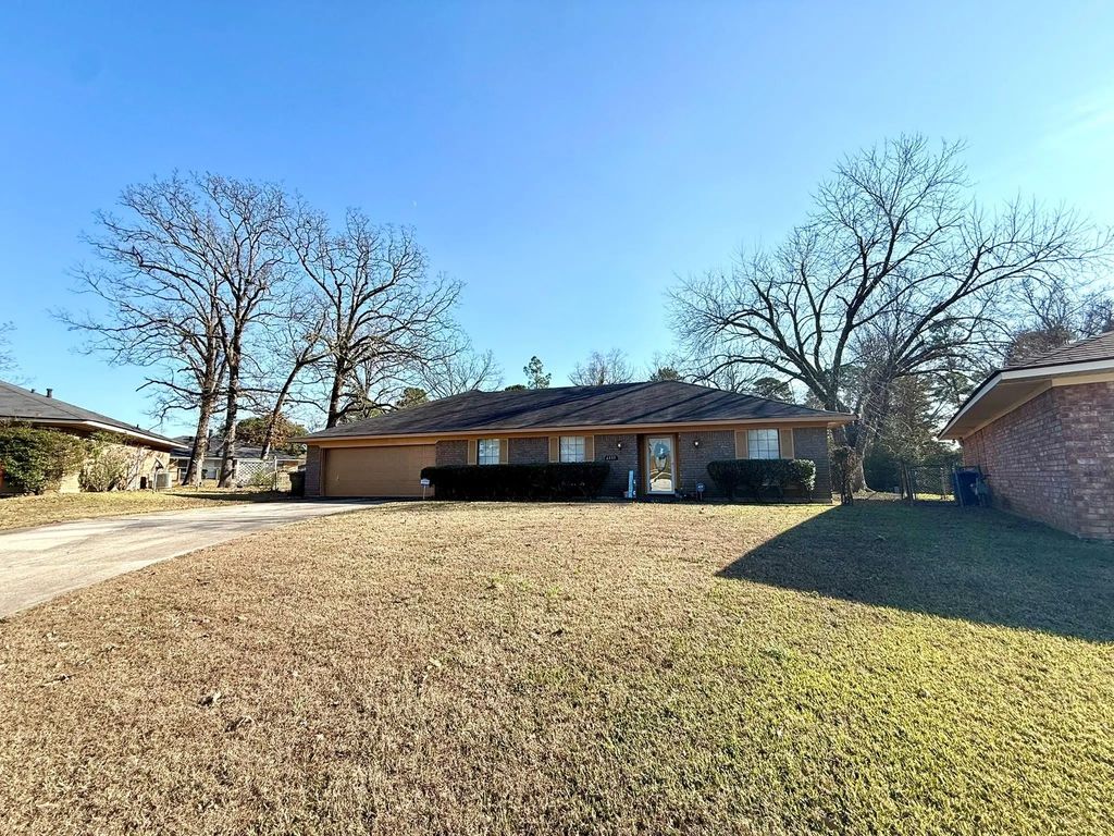 6335 Ernwood Circle, Shreveport