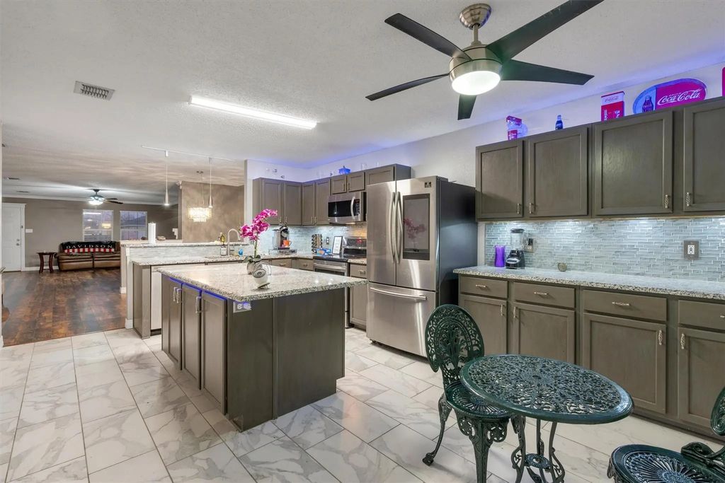 910 Anvil Creek Drive, Arlington