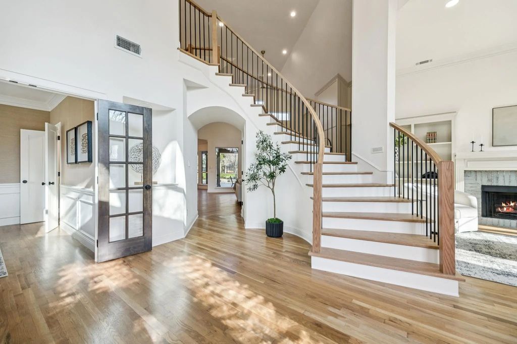104 Royal Oaks Drive, Double Oak