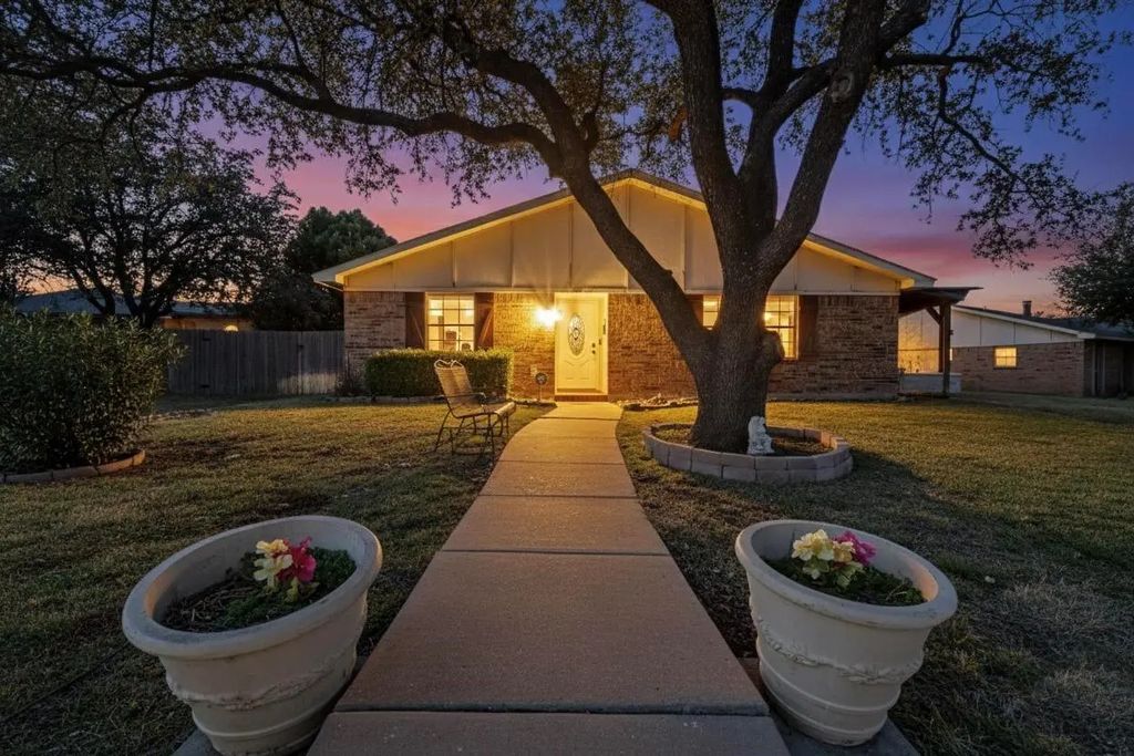 2026 Wildrose Court, Carrollton