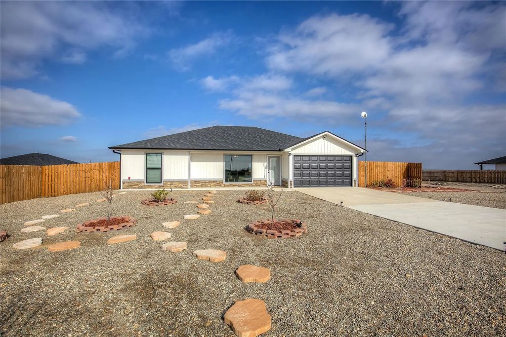 521 Private Road 24977, Brookston