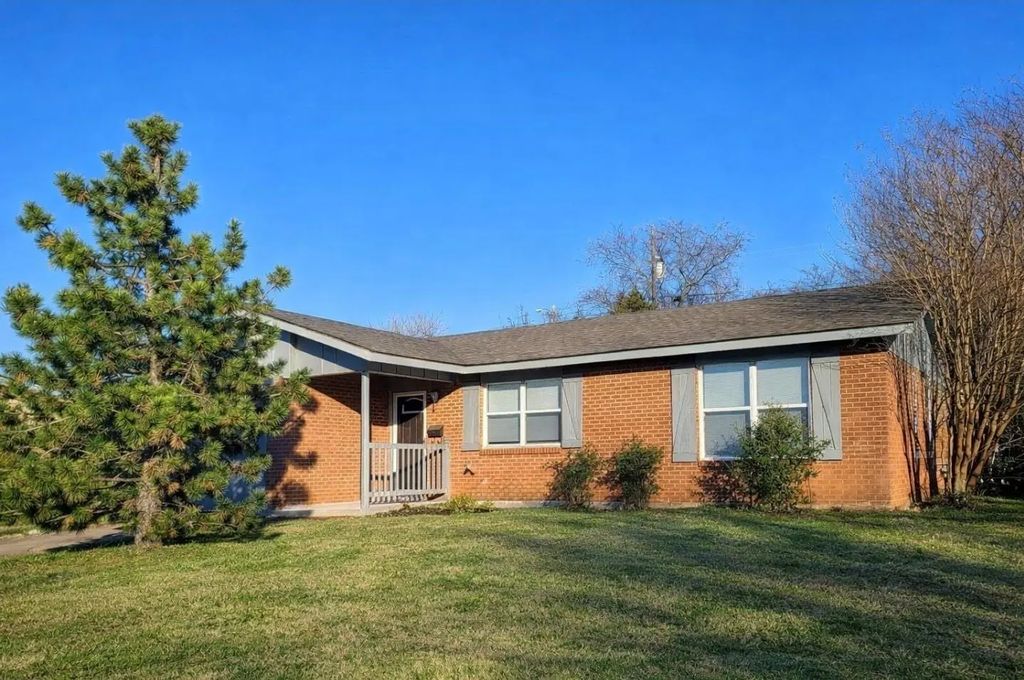 816 Leeper Drive, Denison