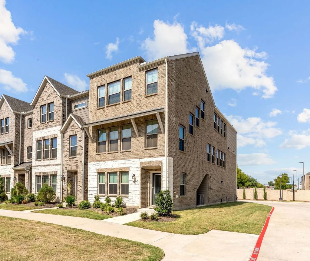 801 Cassandra Court, Euless