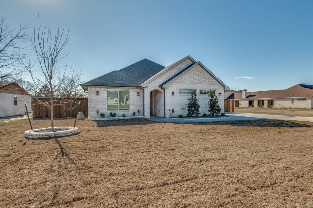 1662 Brookview Drive, Lancaster