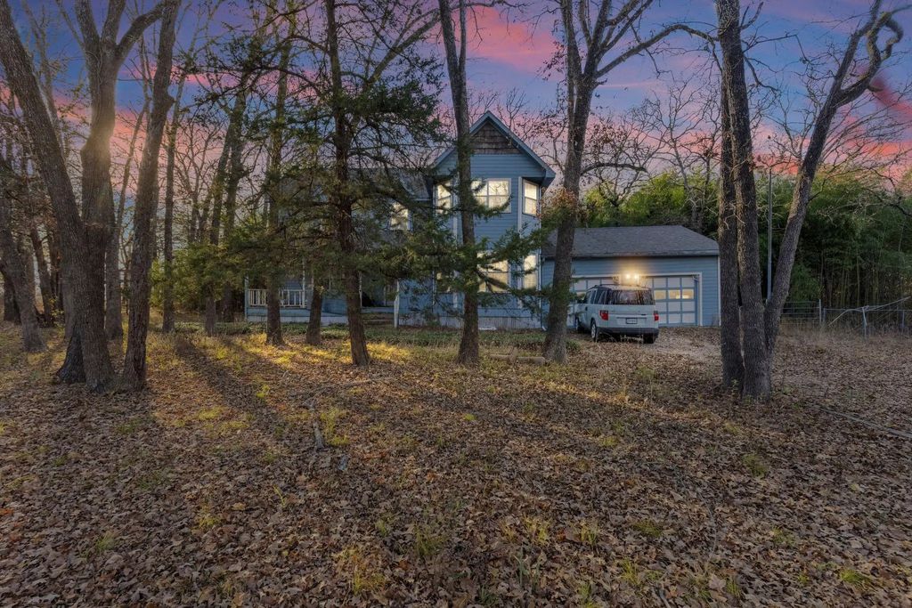 2096 Private Road 3340, Greenville