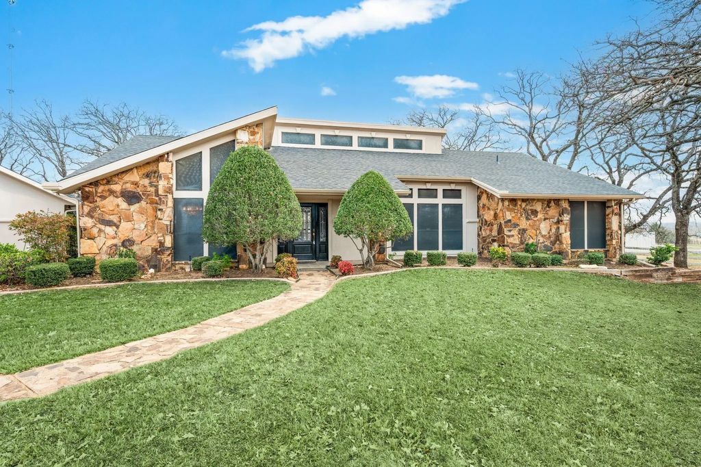 7260 Hudson Cemetery Road, Mansfield
