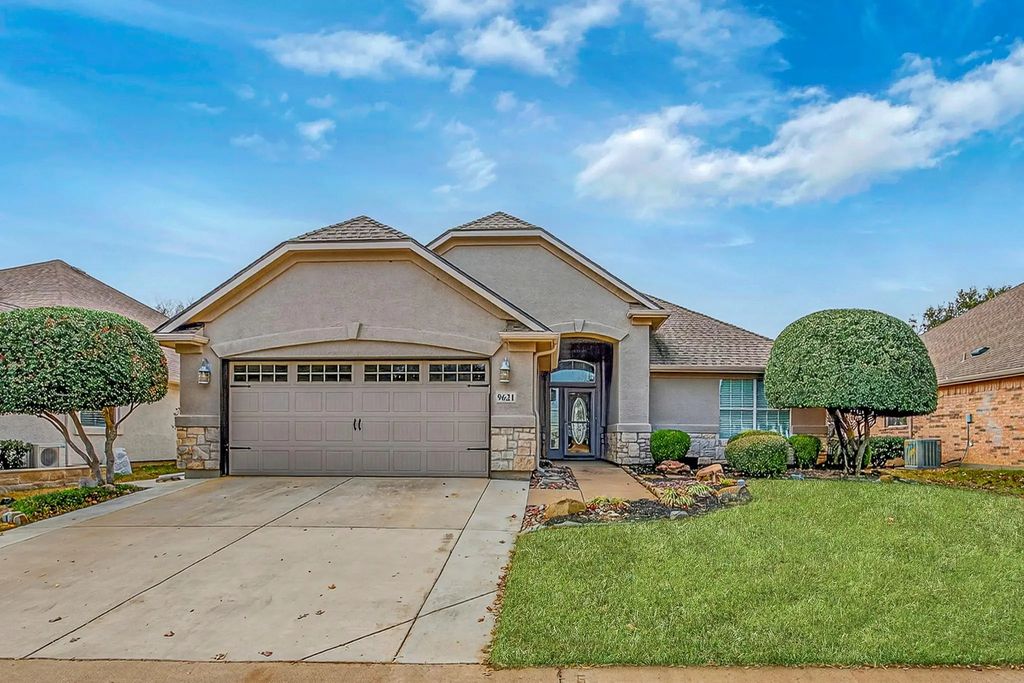 9621 Pinewood, Denton