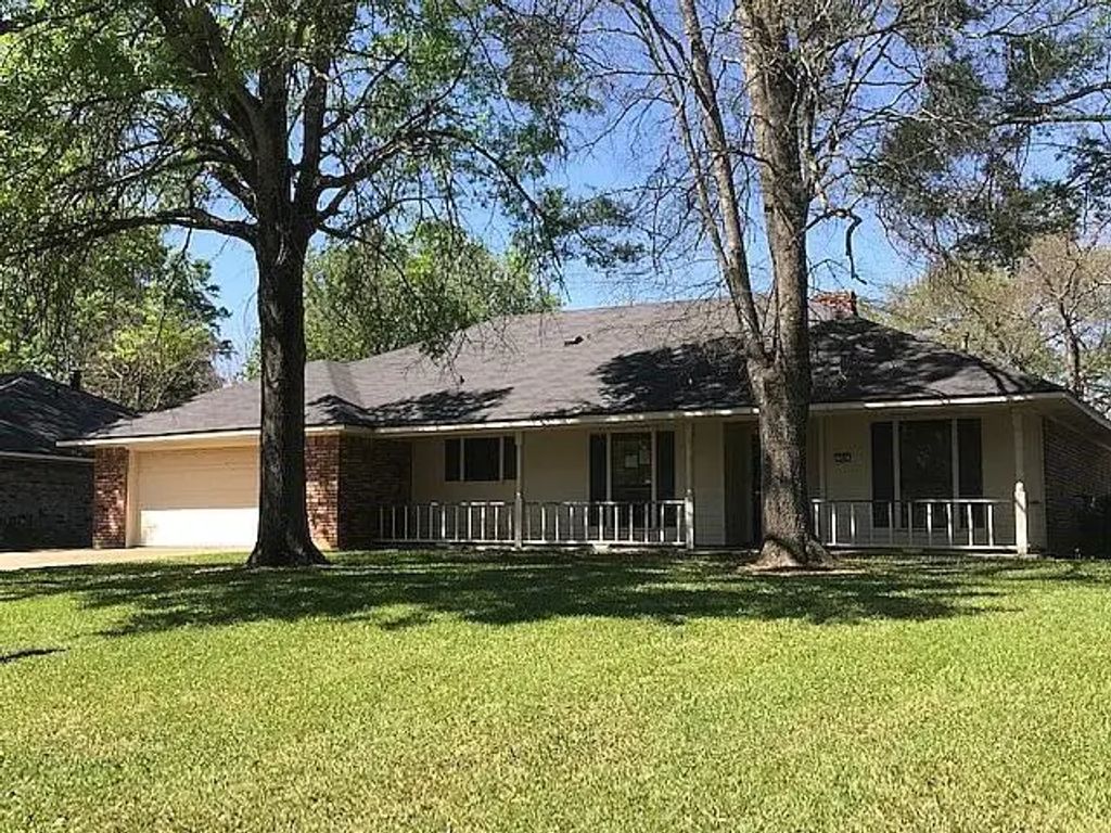 109 Country Club Drive, Benton