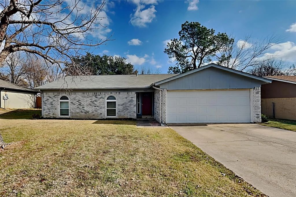 7516 Mapleleaf Drive, North Richland Hills