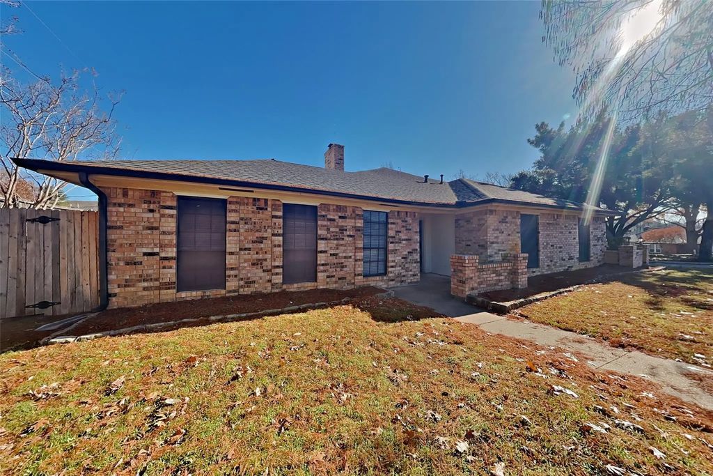 3817 Rochelle Drive, Arlington