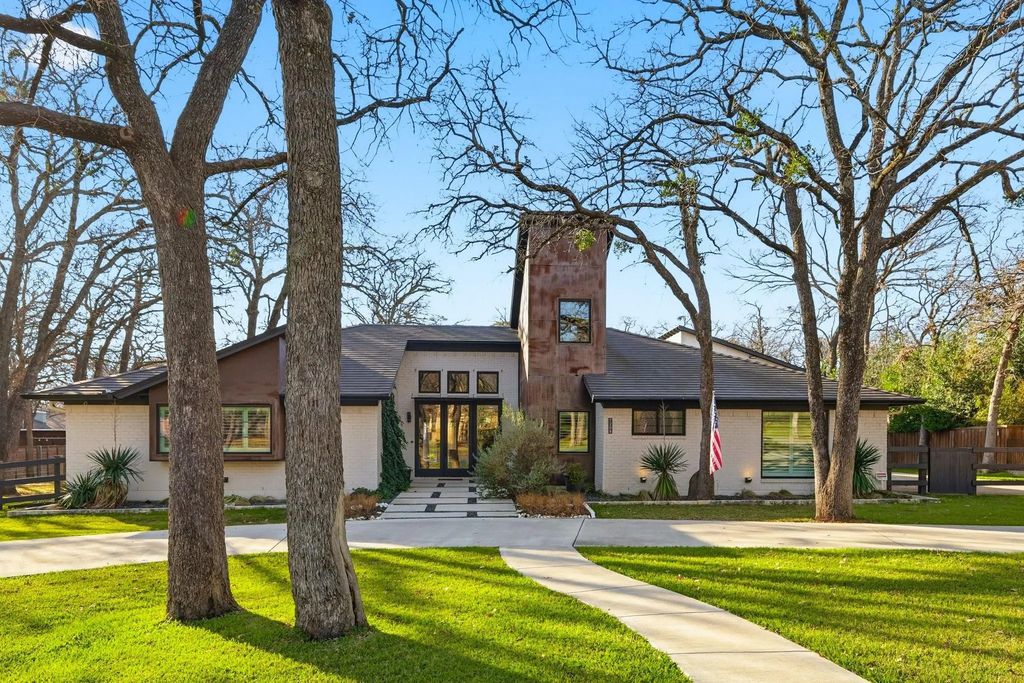 7208 Windswept Trail, Colleyville