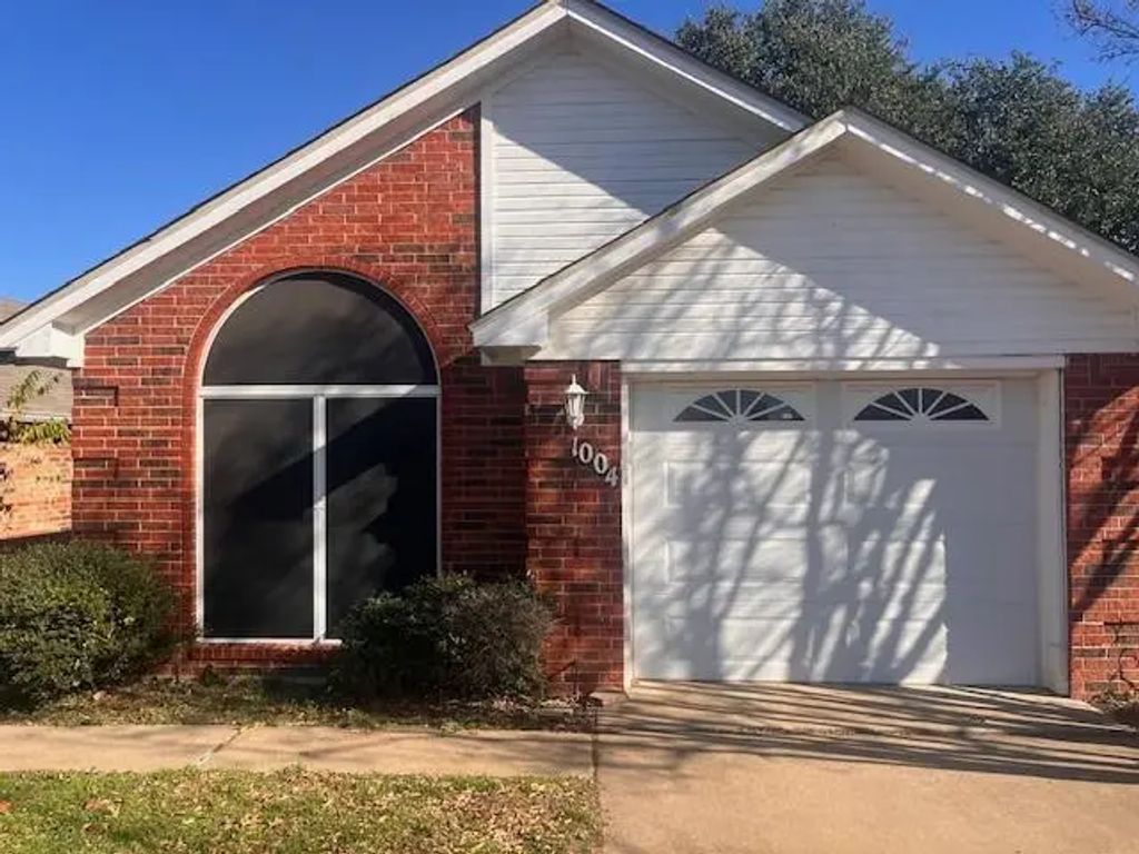 1004 Bull Run, Denton