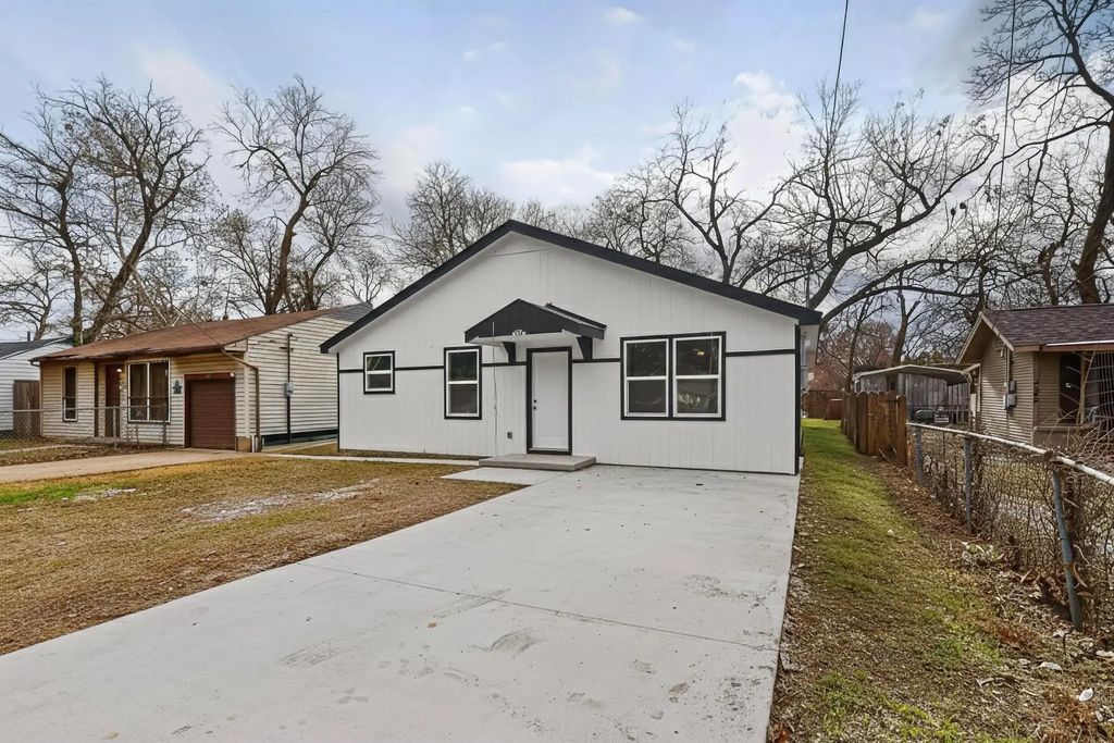 5650 Forney Road, Dallas