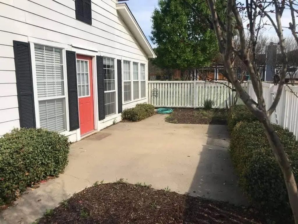 3040 Country Club Road C, Denton