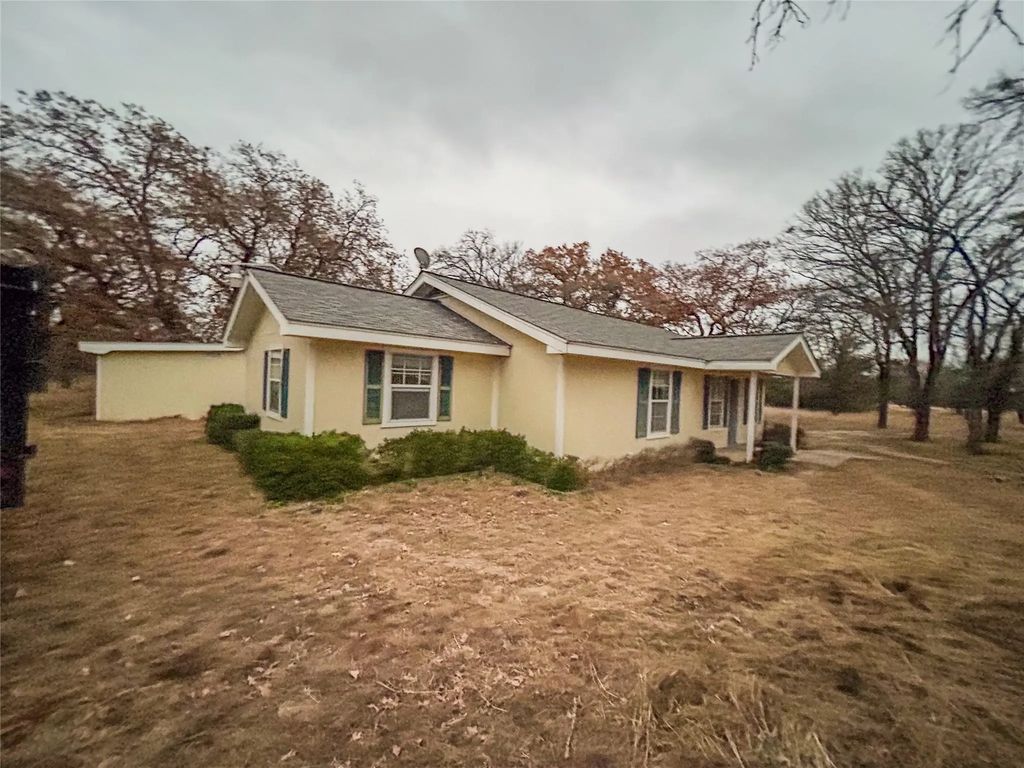 299 Private Road 2483, Hico
