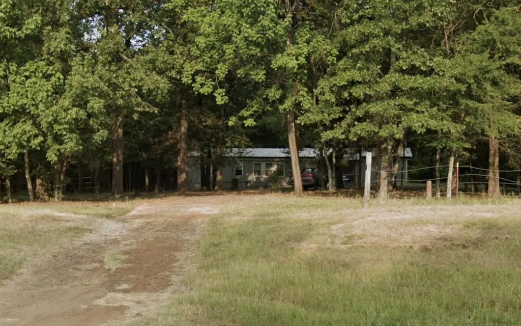 5955 Fm 17 N, Yantis