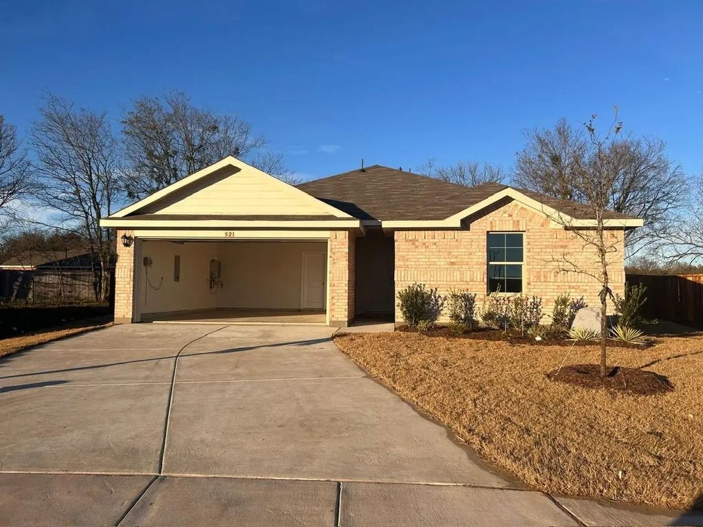 521 Regiment Road, Sherman