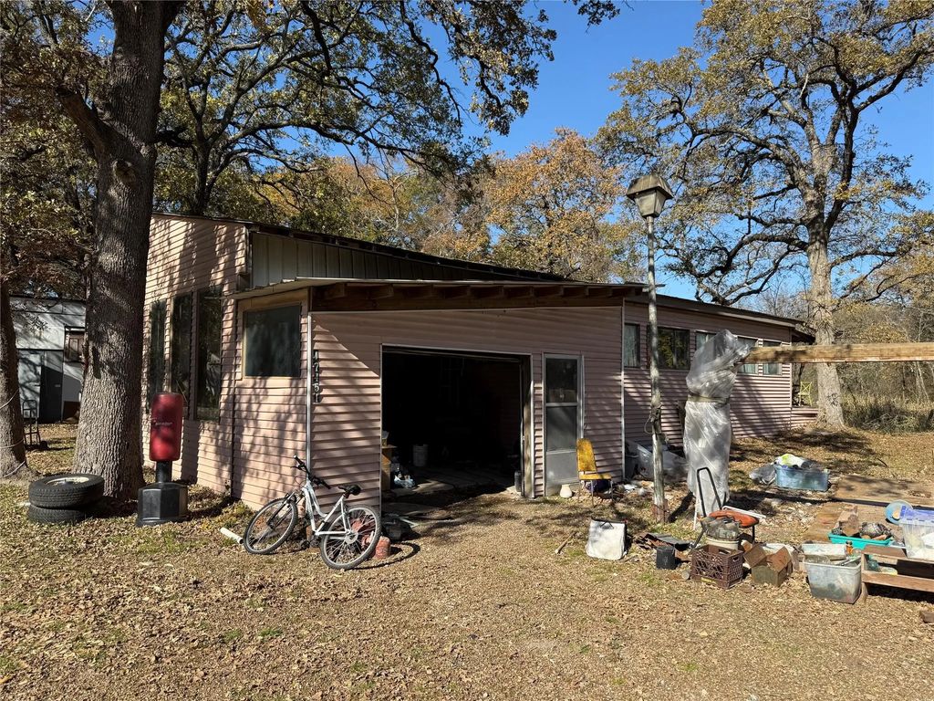 17451 Beesley Court, Terrell