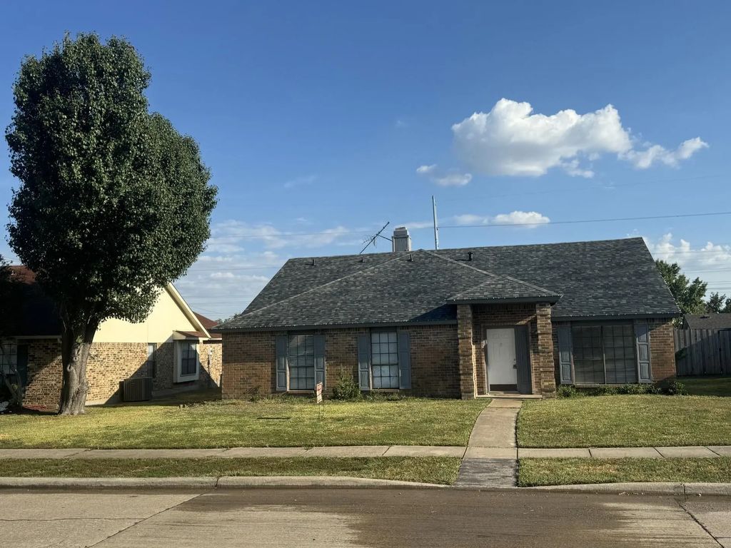 7122 Wills Drive, Garland