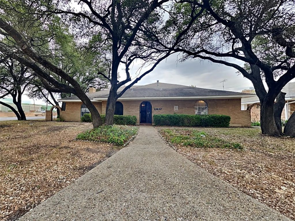 7105 Rolling Fork Drive, Dallas
