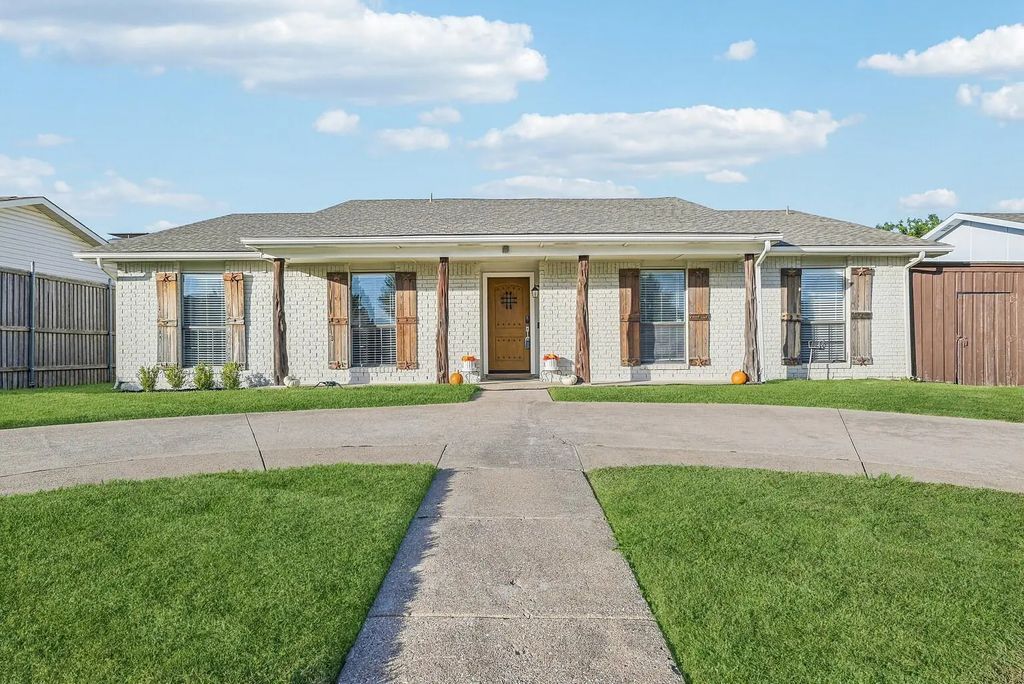 813 Stone Trail Drive, Plano