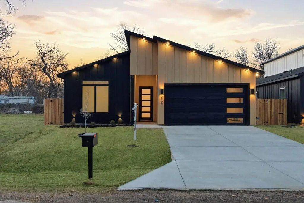 2159 Echo Lake Drive, Dallas