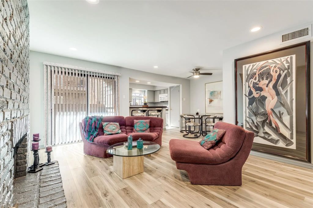 15221 Berry Trail 405, Dallas