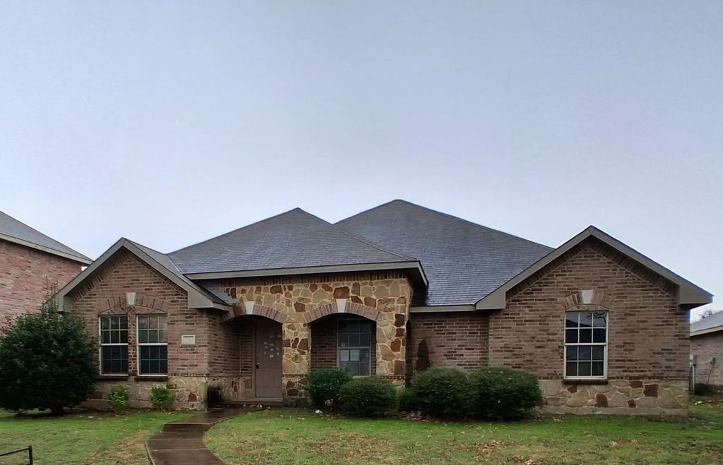 2210 Marvin Drive, Lancaster