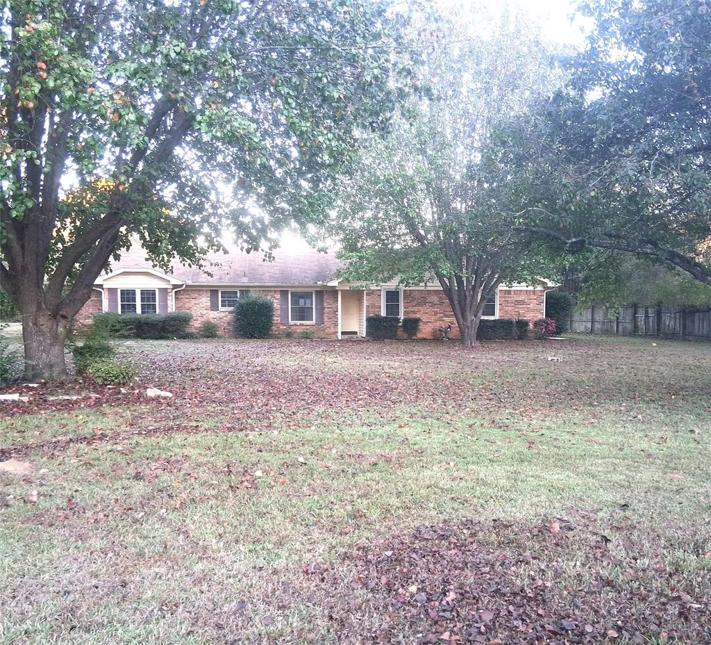 904 Pine Meadow, Texarkana