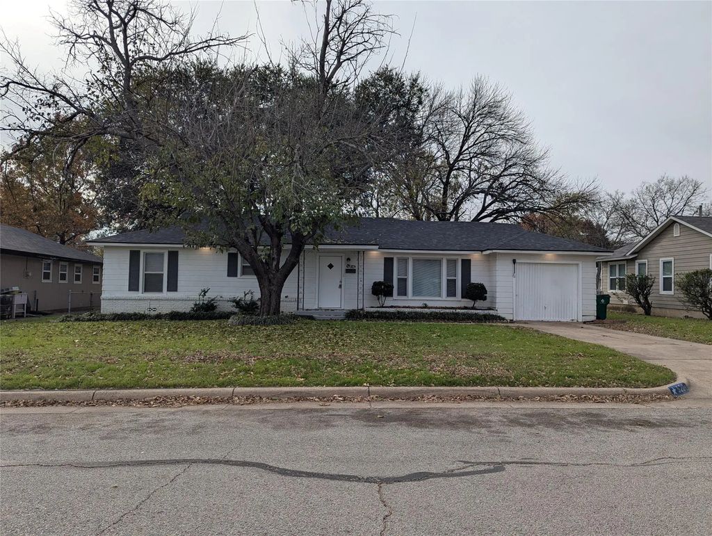 5204 Mallory Drive, Haltom City