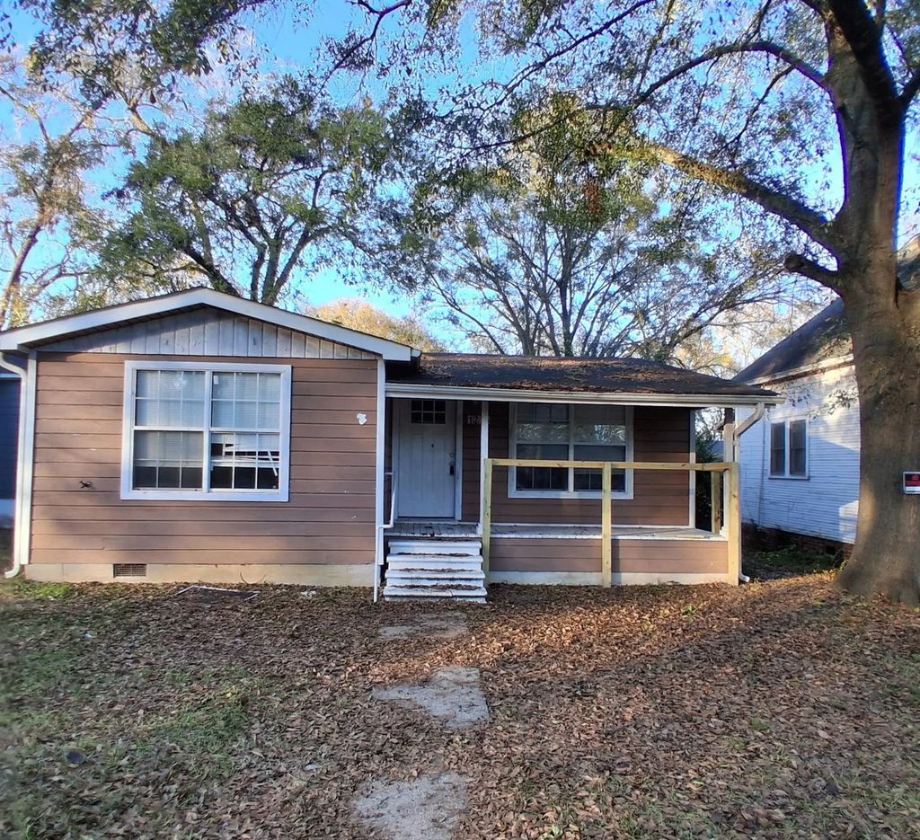1216 W 6th Street, Texarkana