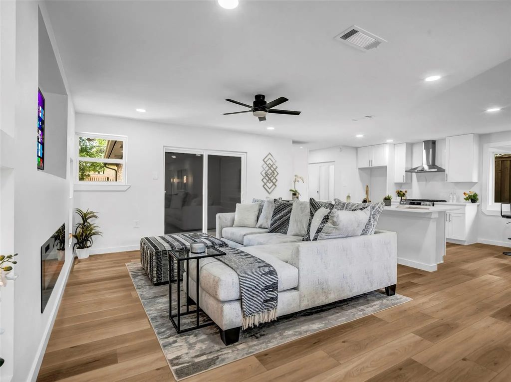 2371 Chart Drive, Dallas