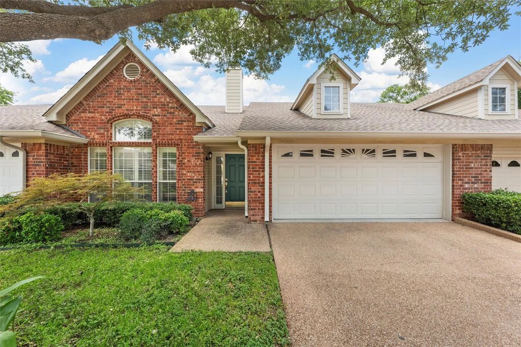 95 Village Circle, Waco