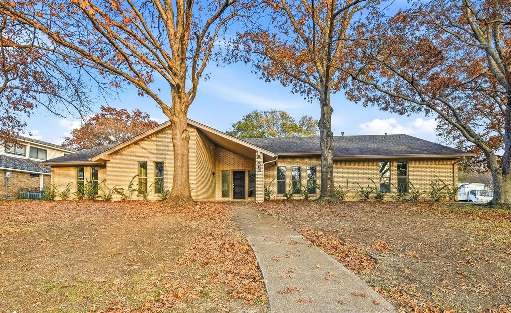618 Green Hills Court, Duncanville