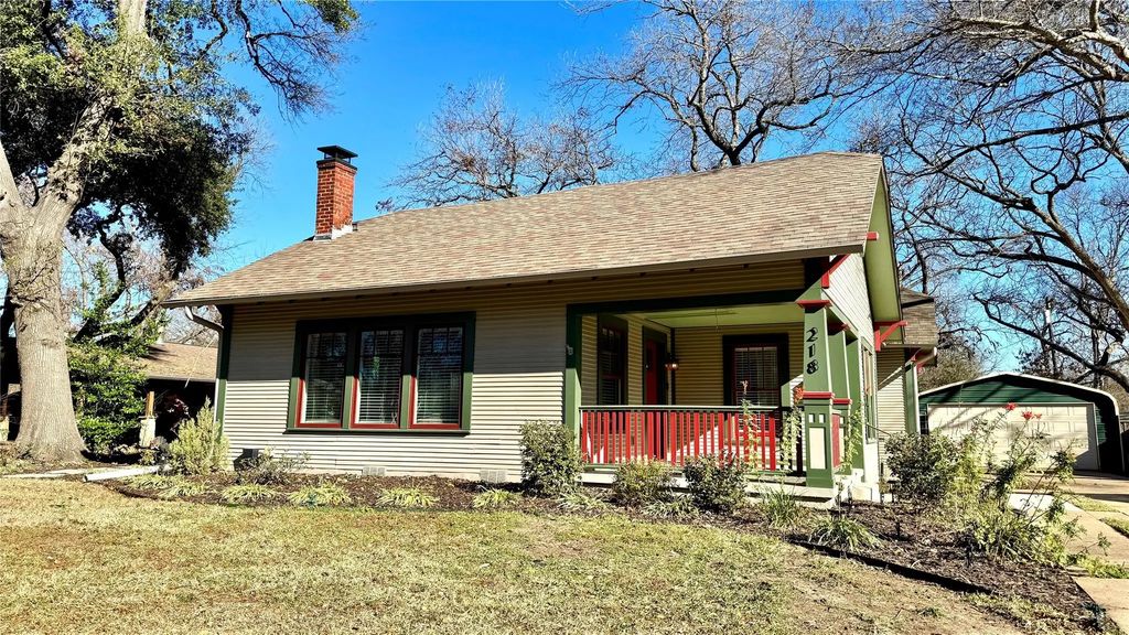218 Elm Drive, Terrell