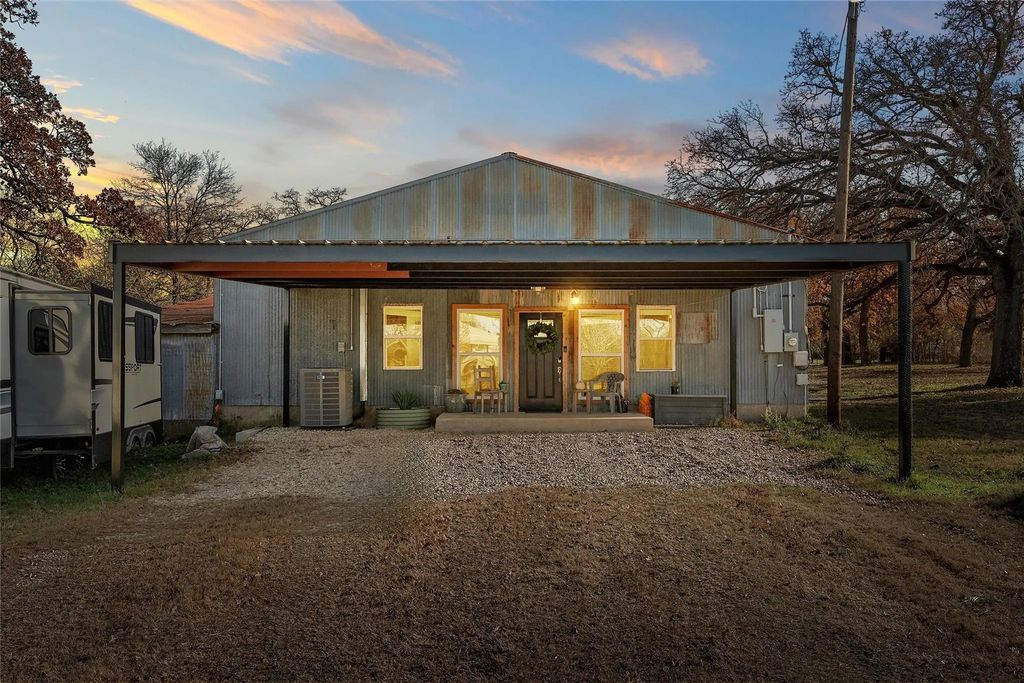221 Saffle Road, Robinson