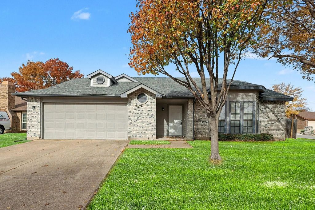 1517 Rockdale Drive, Arlington