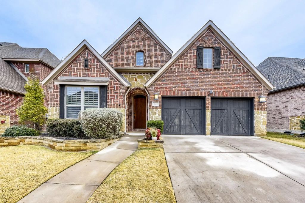 2633 Walnut Creek Lane, The Colony