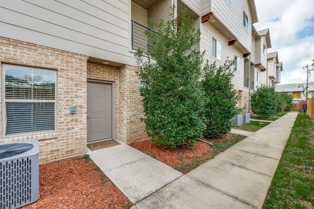 2247 Dorian Place, Dallas