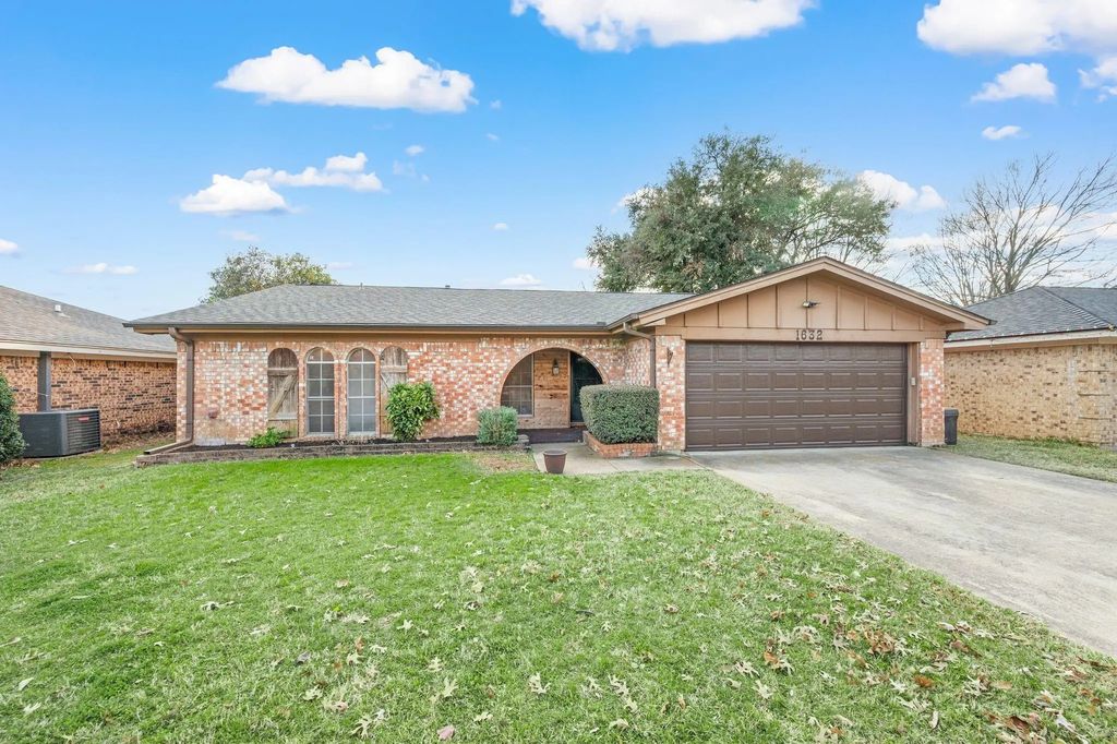 1632 Winchester Way, Bedford