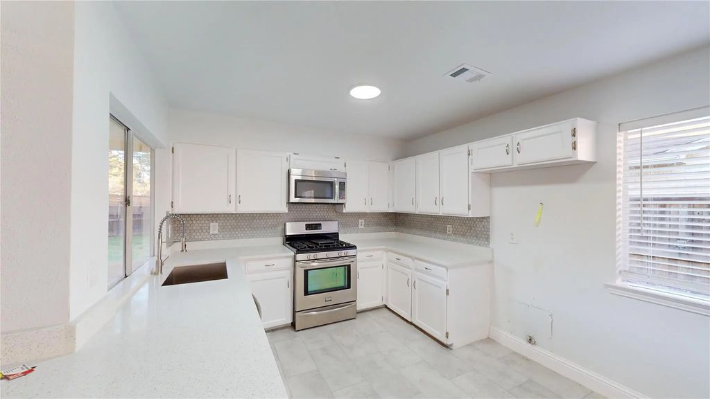 17 Green View Circle, Richardson