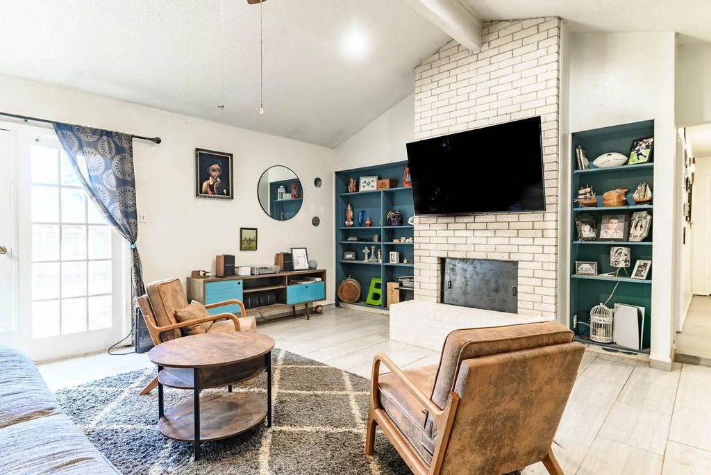 2108 Warwick Drive, Arlington