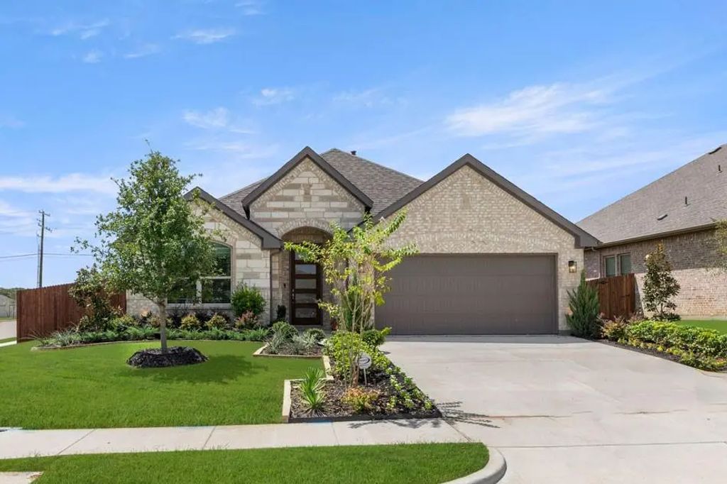 114 Emperor Oak Court, Balch Springs